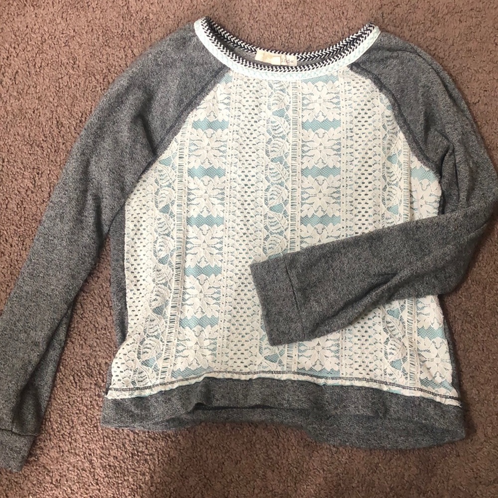 Grey sweater/crew neck